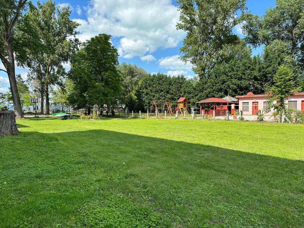 Lelle Beach Club Balatonlelle Eksteriør bilde